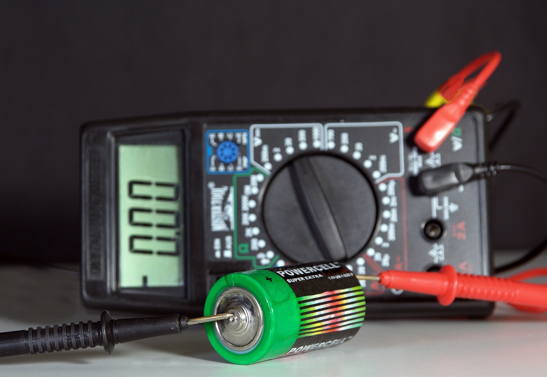 自作蓄電システムにいかがですか？リチウムイオン電池 4年経過！家庭用に選んだリン酸鉄リチウムイオンバッテリー生活する方法