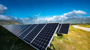 太陽光発電の10年後はどうしてる？卒FITも使えるおすすめの対策と導入すべき理由を解説