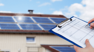 無料で導入できる？太陽光発電の屋根貸しに潜むリスクを徹底解説